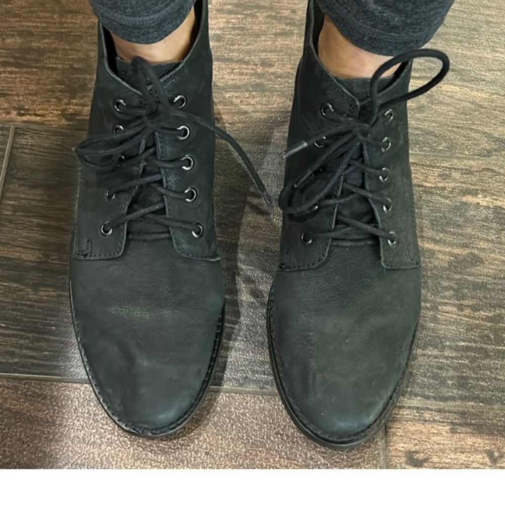 Sam Edelman Black Suede Lace Up Booties - 6.5 Like New